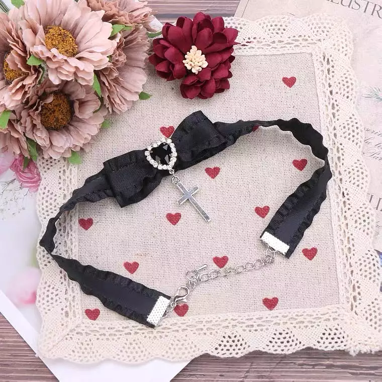 Heart Rhinestone choker