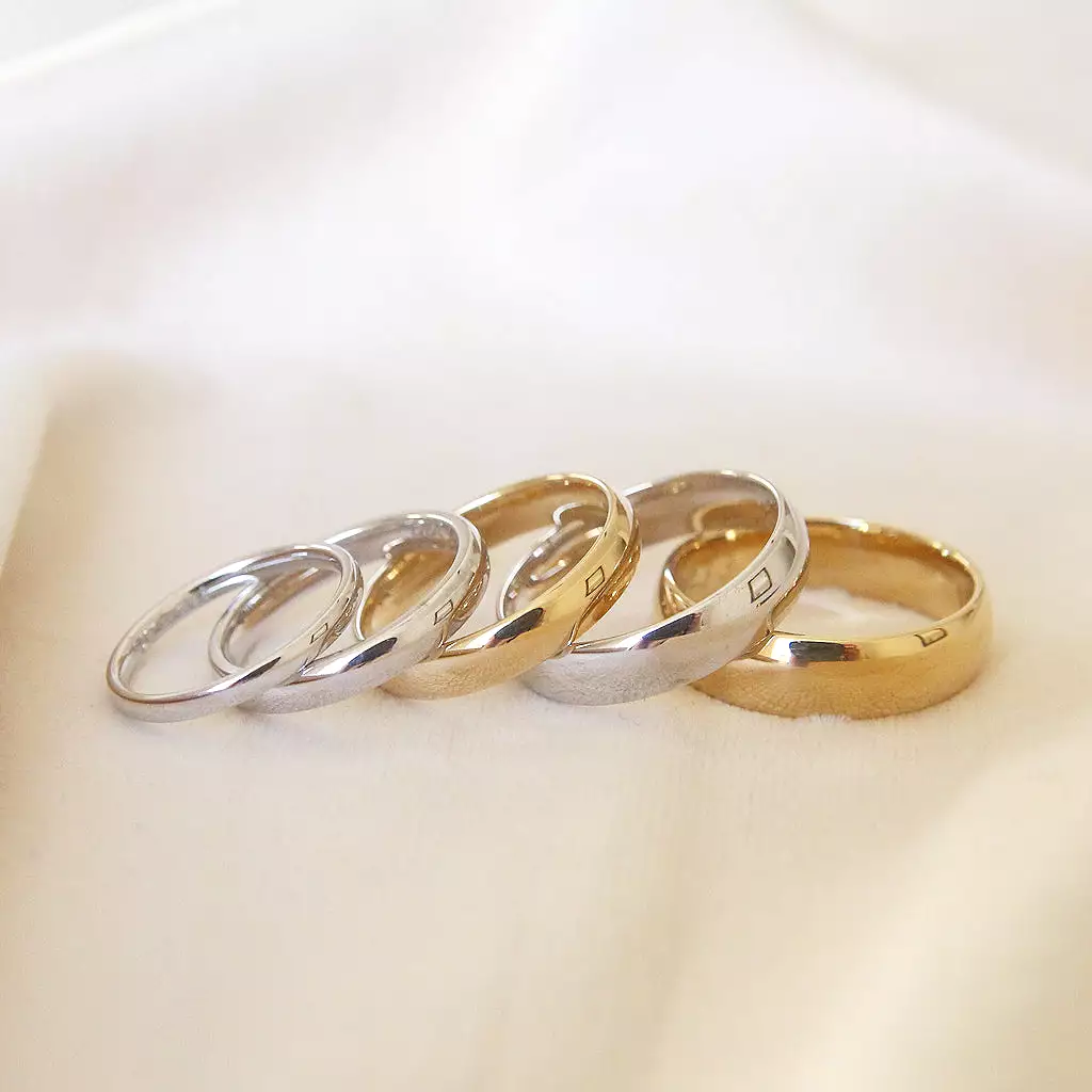 The Court Shape Wedding Band